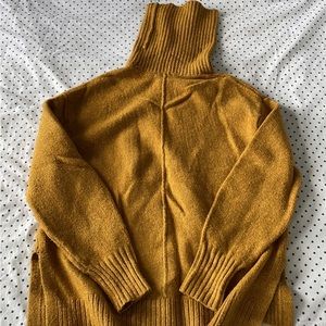 COPY - H&M cow neck sweater